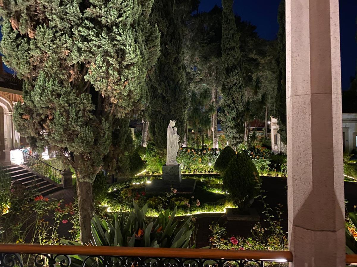 Hotel Express Quinta Soledad Мехико Экстерьер фото