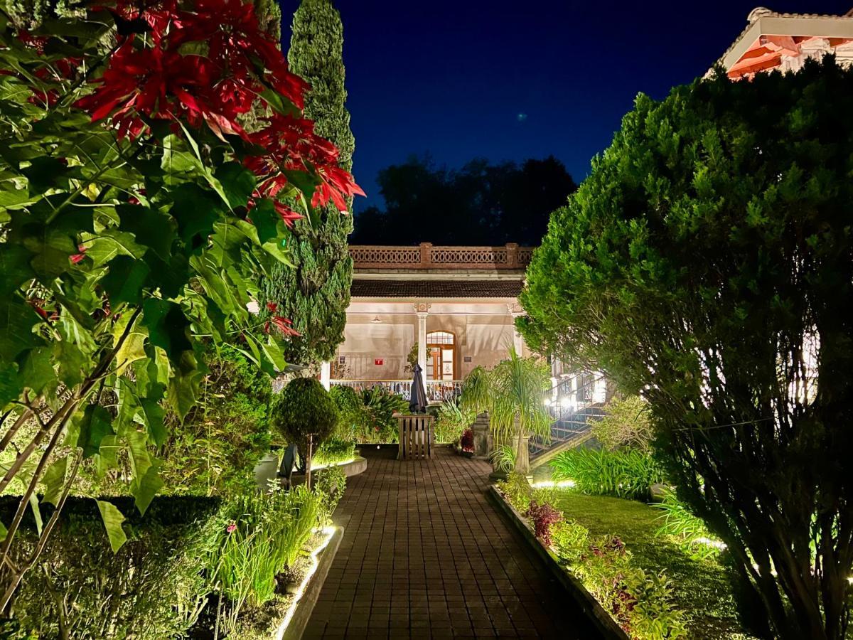 Hotel Express Quinta Soledad Мехико Экстерьер фото